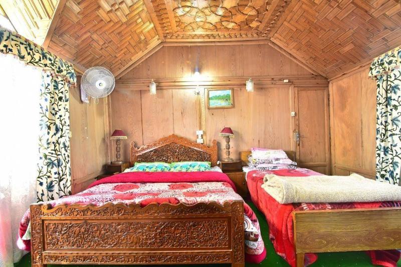 فندق بيكوك هاوسبوتس Srīnagar المظهر الخارجي الصورة