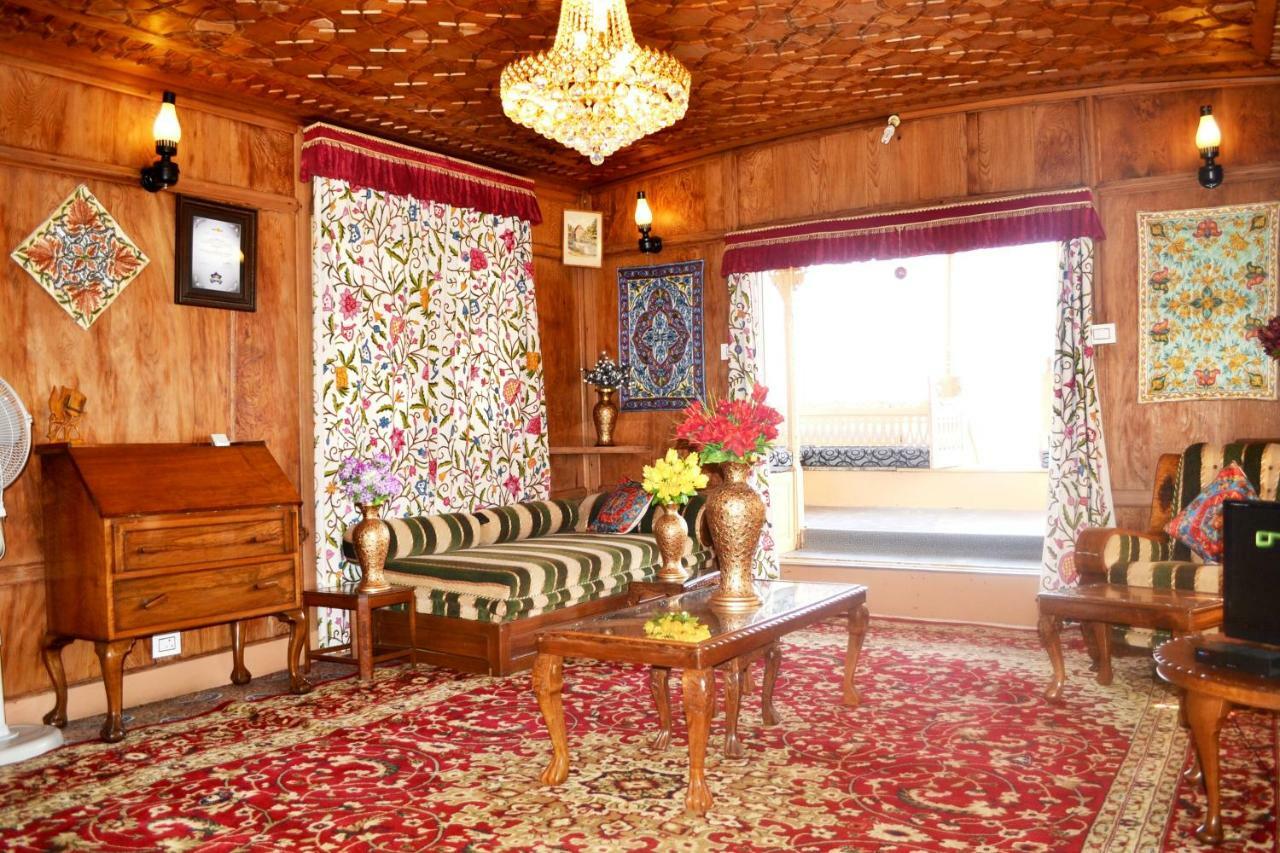 فندق بيكوك هاوسبوتس Srīnagar المظهر الخارجي الصورة