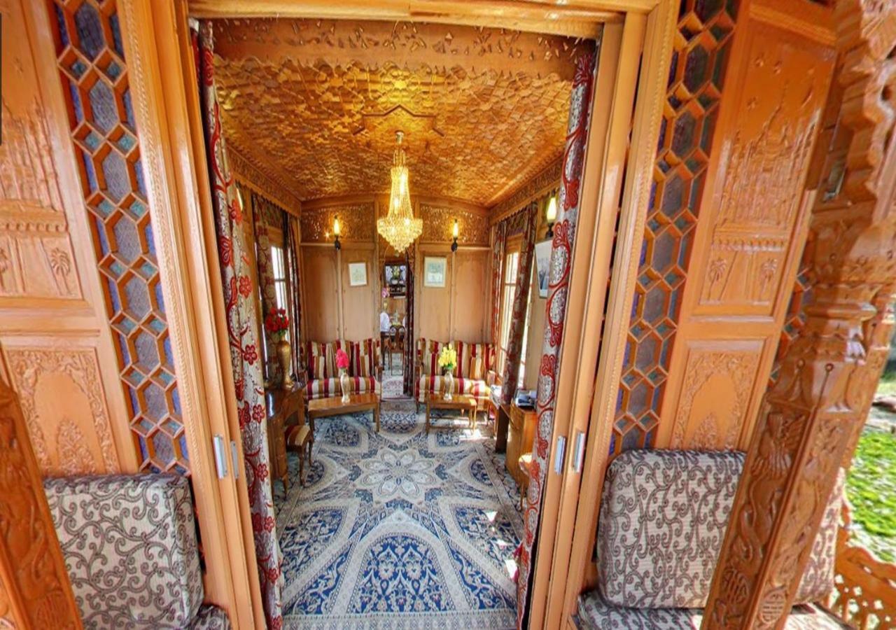 فندق بيكوك هاوسبوتس Srīnagar المظهر الخارجي الصورة